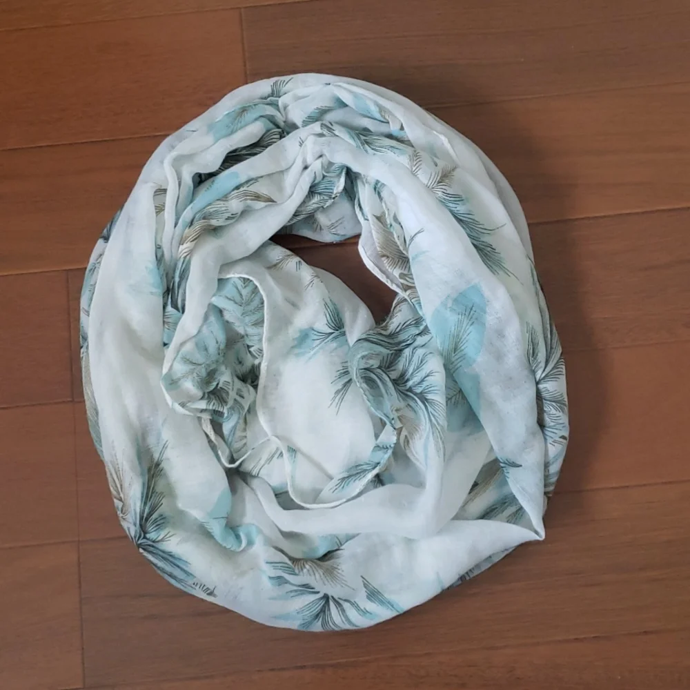 Palm Leaf Infinity Scarf (0726)